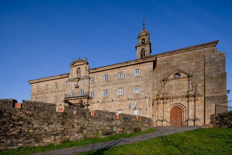 Mosteiro Benedictino de San Vicente do Pino, parador nacional, M