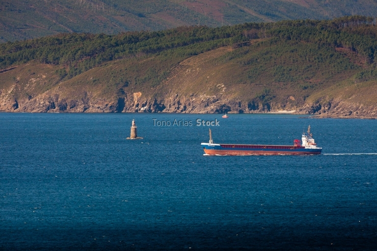 Barcos na entrada de Cee, Costa da Morte, Galicia