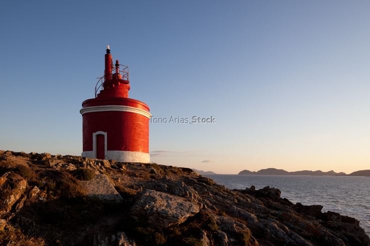 Faro de Punta Robaleira, ría de Vigo, Galicia