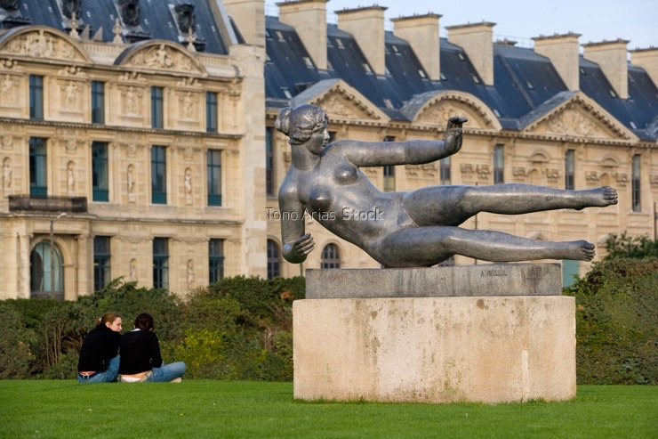 France, Paris, Louvre Gardens statue