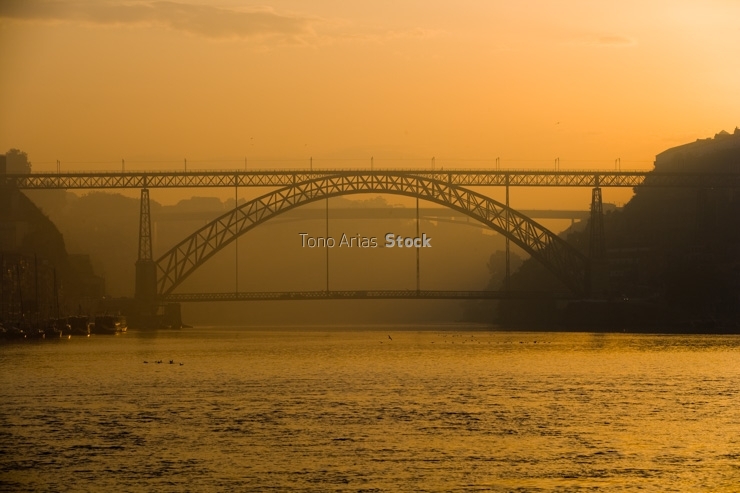 Puente Dom Luis I , Porto, Portugal
